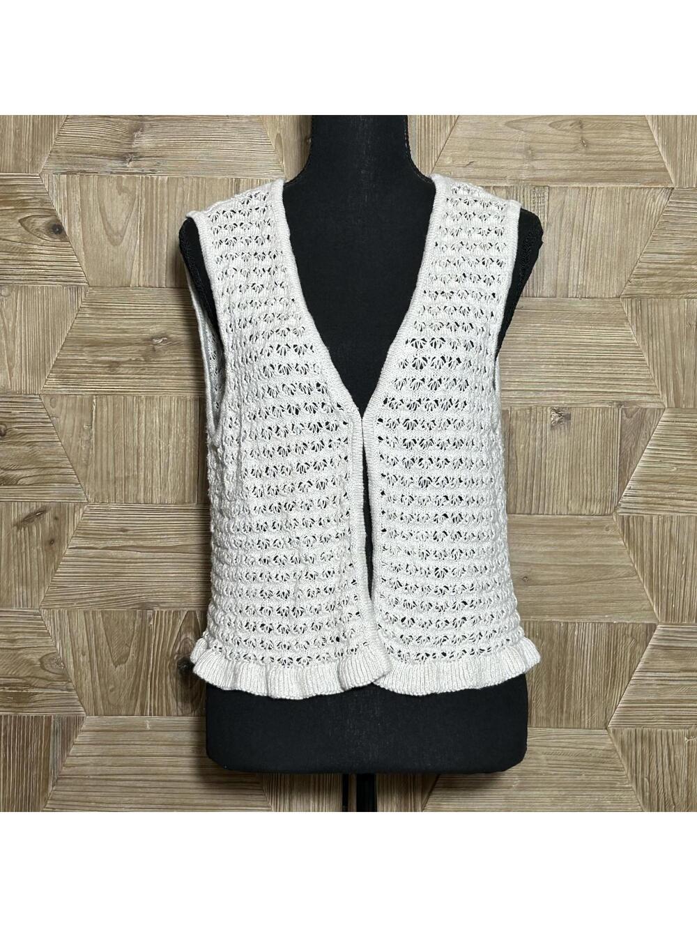 Womens Off Wite Open Stitch Crochet Vest Size S/M Ruffle Hem Boho Fairycore